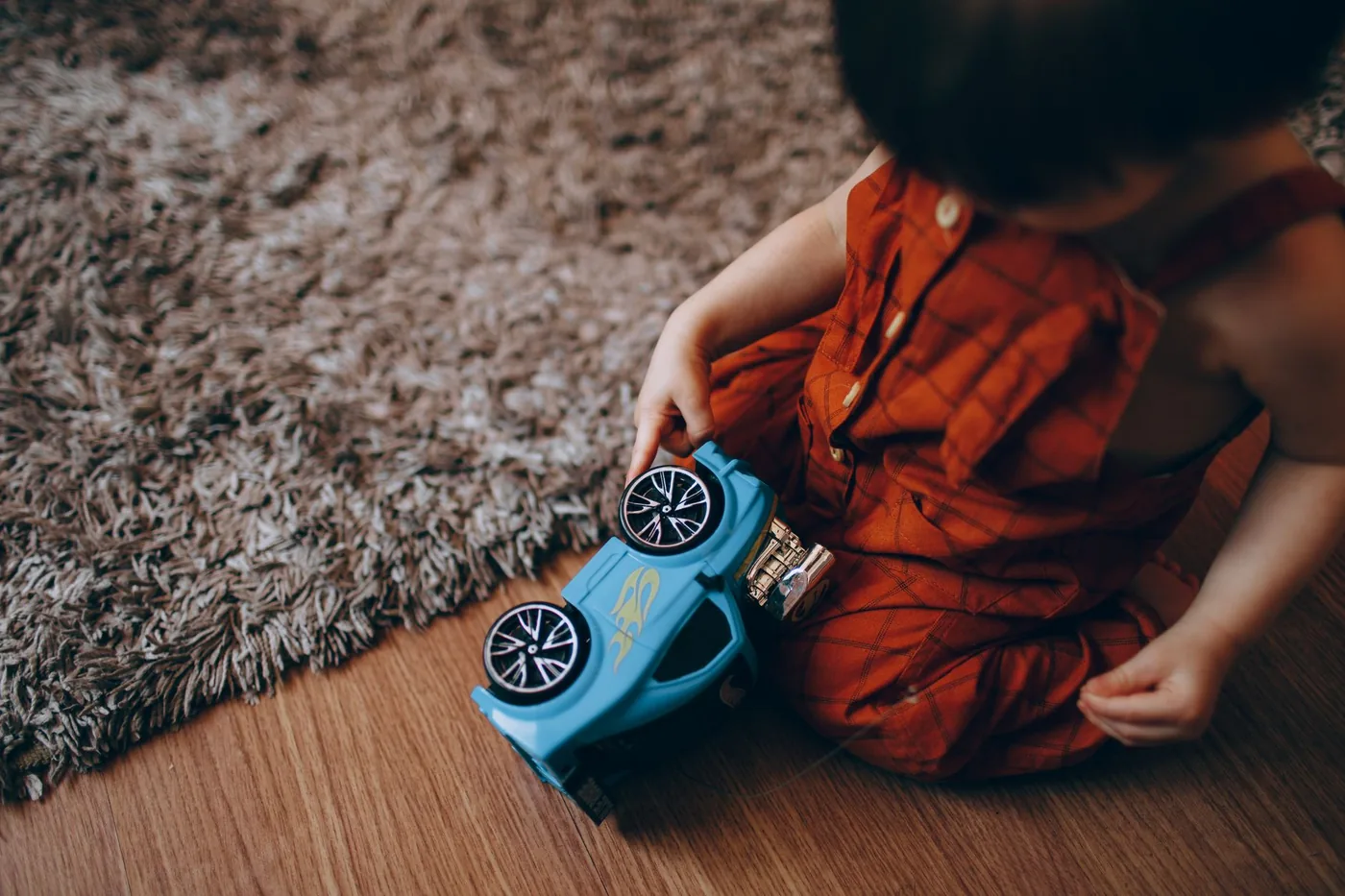 Krátké, jasné pokyny fungují u dětí s ADHD lépe než dlouhé výčty úkolů.